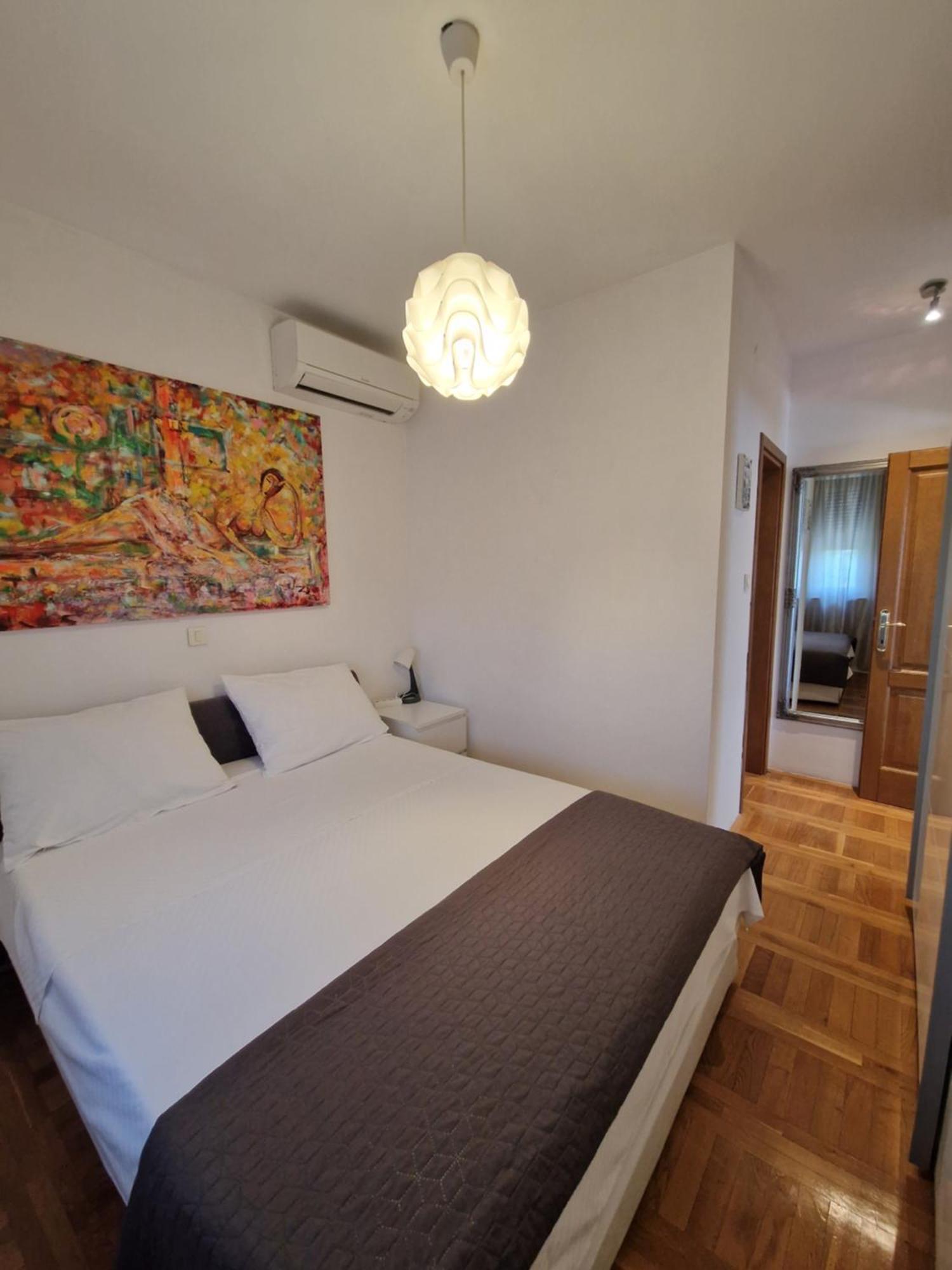 Haja Apartment *